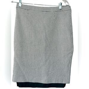 Boden Pencil Skirt in Black and White Geometric Print‎ Size 8